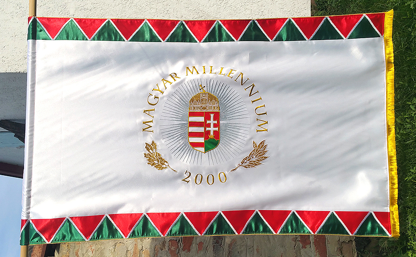 Magyar Millennium zászló